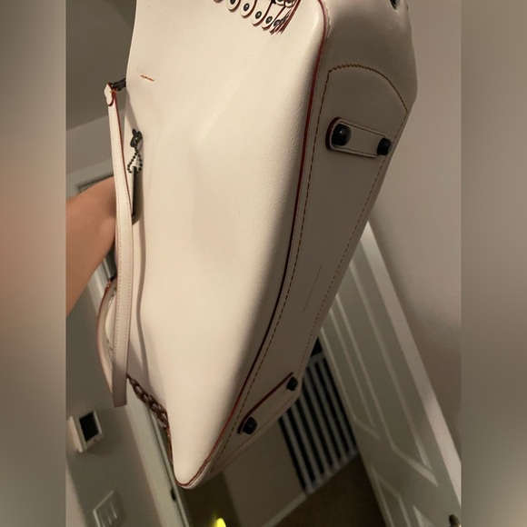 Coach OffWhite Genuine Glovetanned Leather Rogue Tote With Coach Link Detail - Picture 3 of 16